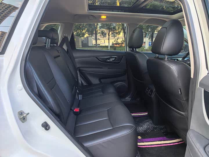 Фото 9 - Nissan X-Trail