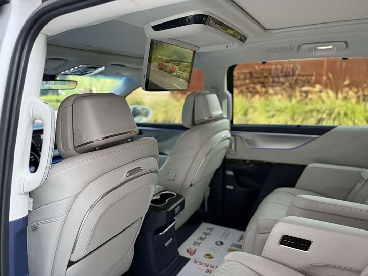 Фото 24 - Buick GL8 Hybrid