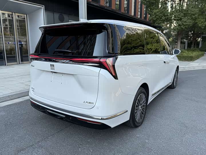 Фото 27 - Buick GL8 Hybrid