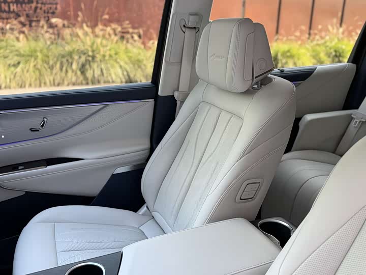 Фото 9 - Buick GL8 Hybrid