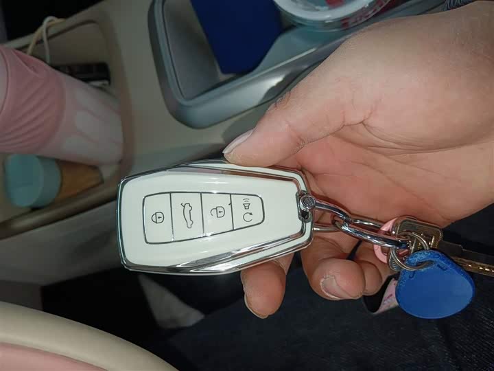 Фото 9 - Geely Geometry E Firefly