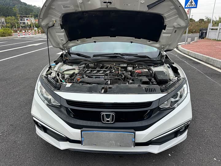 Фото 18 - Honda Civic