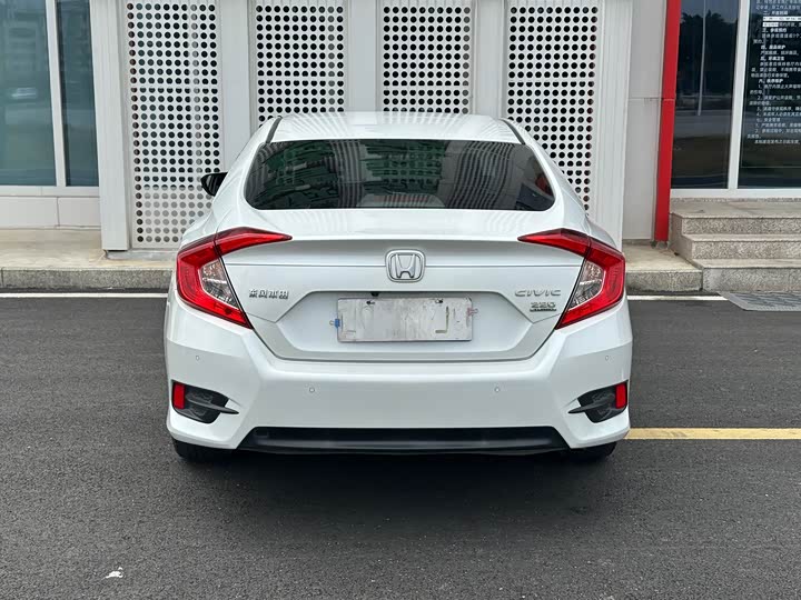 Фото 27 - Honda Civic