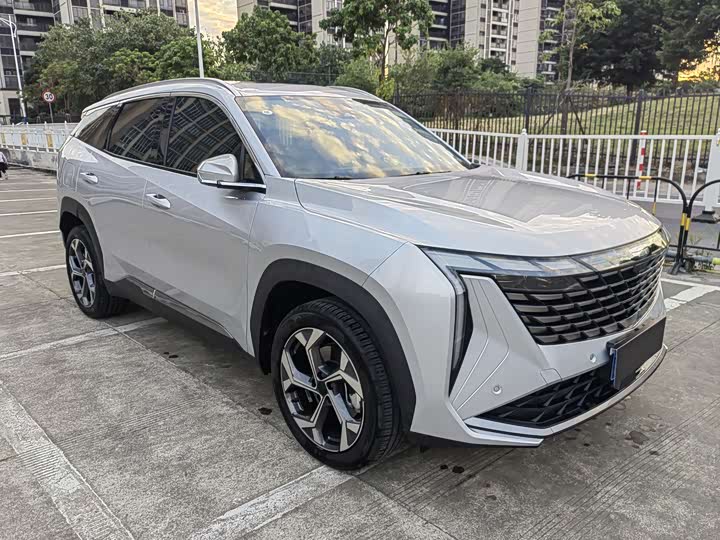 Фото 3 - Geely Atlas L
