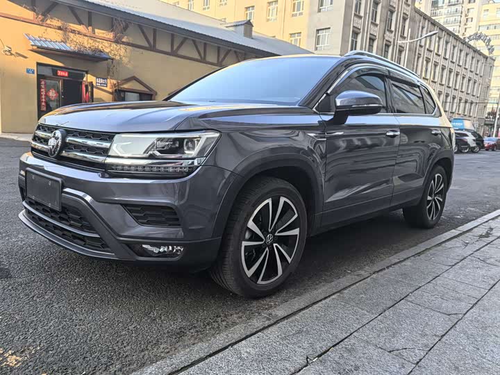 Фото 1 - Volkswagen Tharu