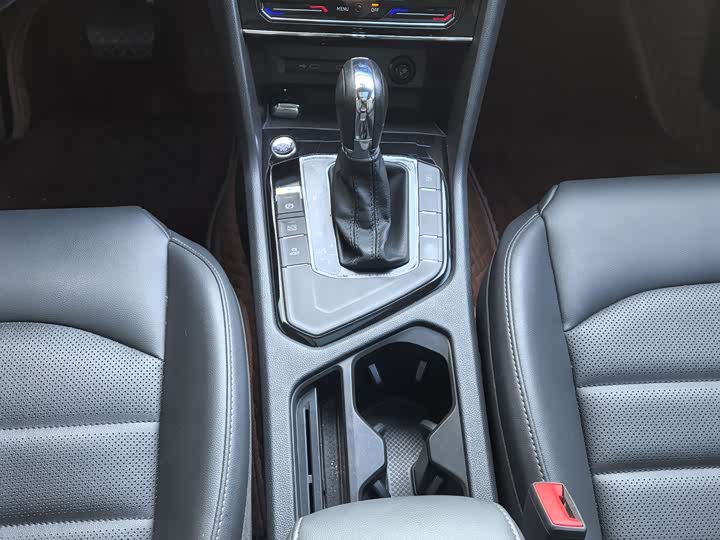 Фото 13 - Volkswagen Tharu