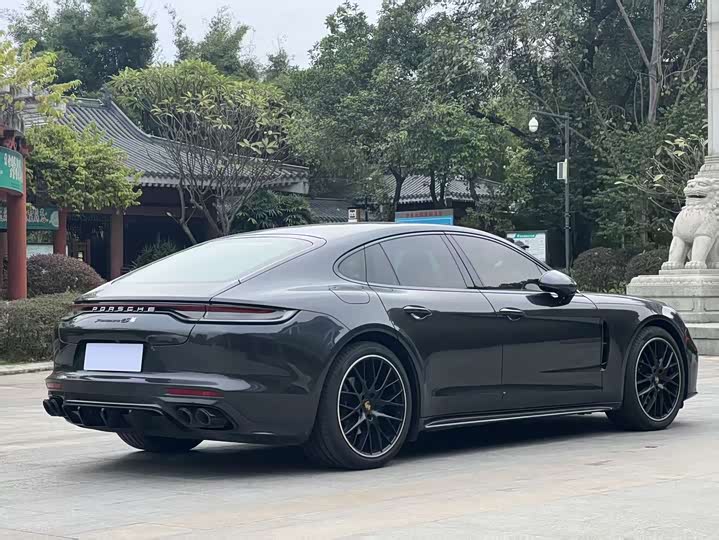 Фото 10 - Porsche Panamera