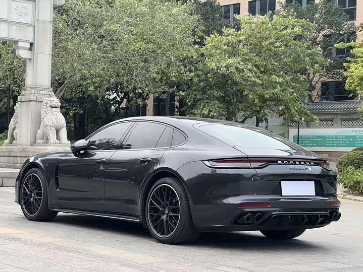 Фото 11 - Porsche Panamera