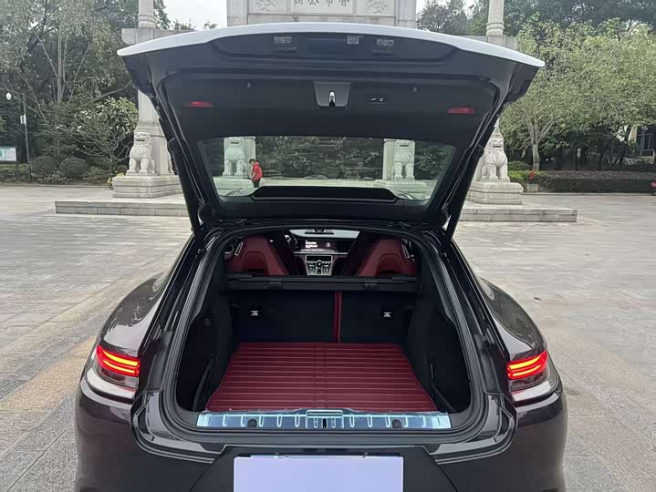 Фото 14 - Porsche Panamera