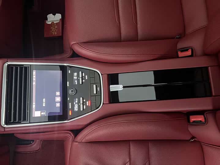 Фото 16 - Porsche Panamera