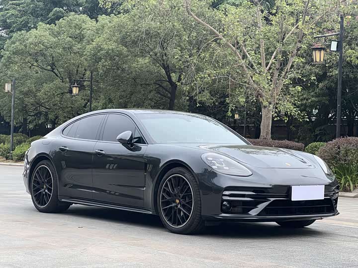 Фото 5 - Porsche Panamera