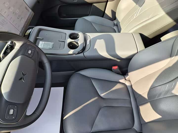 Фото 13 - XPeng G7