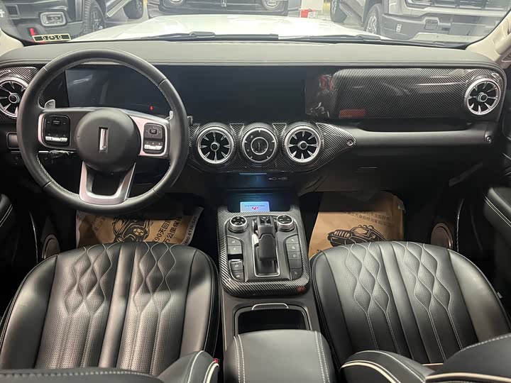 Фото 12 - Tank 300