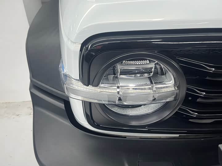 Фото 4 - Tank 300