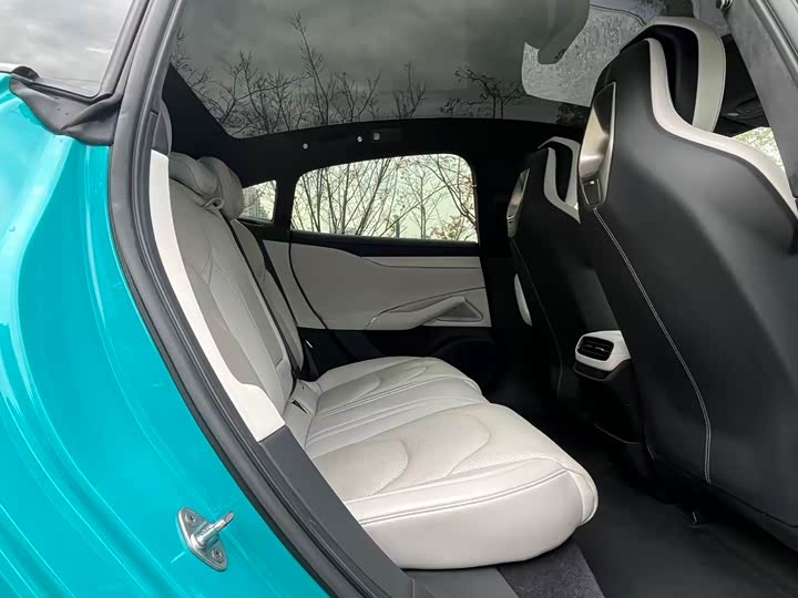 Фото 12 - Xiaomi SU7