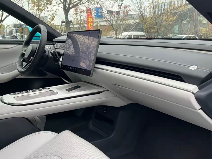 Фото 8 - Xiaomi SU7