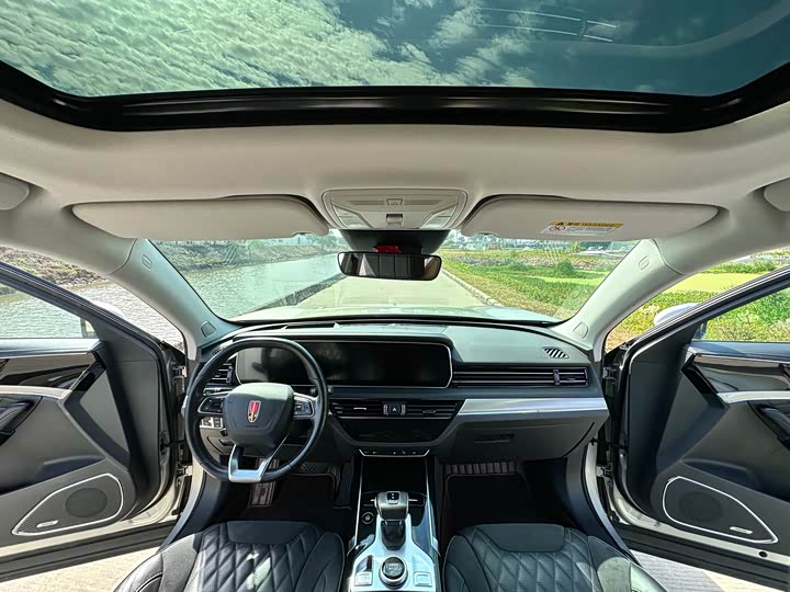 Фото 12 - Hongqi HS5