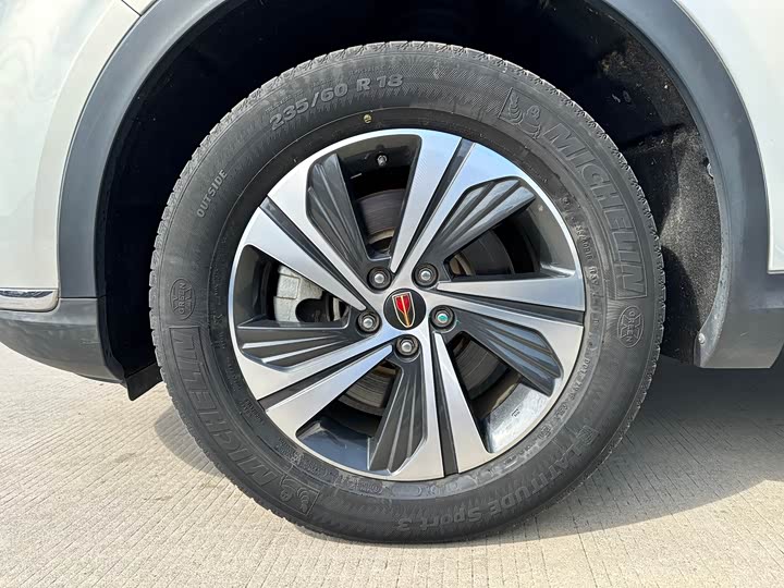 Фото 20 - Hongqi HS5