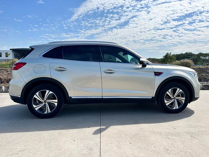 Фото 7 - Hongqi HS5