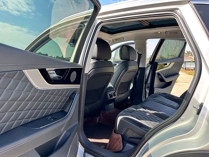 Фото 9 - Hongqi HS5