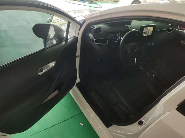 Фото 16 - Toyota Corolla