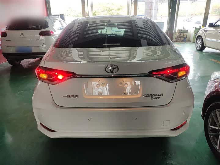 Фото 6 - Toyota Corolla