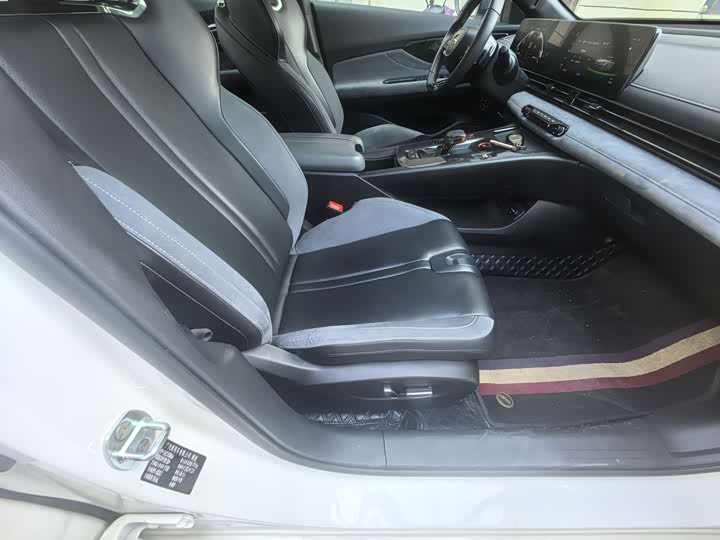 Фото 10 - GAC Trumpchi Empow R