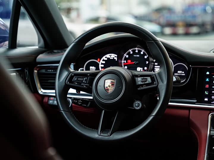 Фото 10 - Porsche Panamera