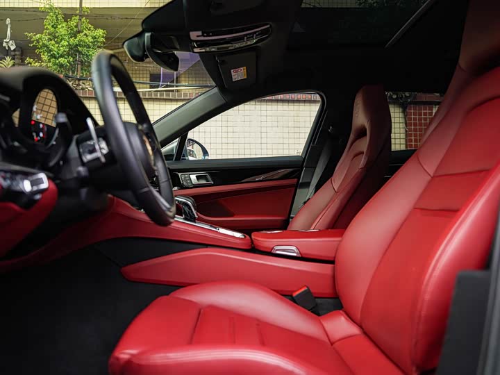 Фото 14 - Porsche Panamera