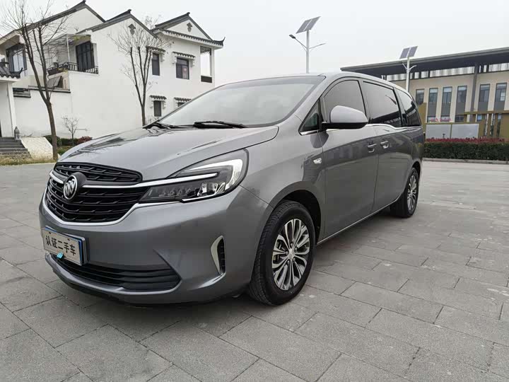 Фото 2 - Buick GL8 ES