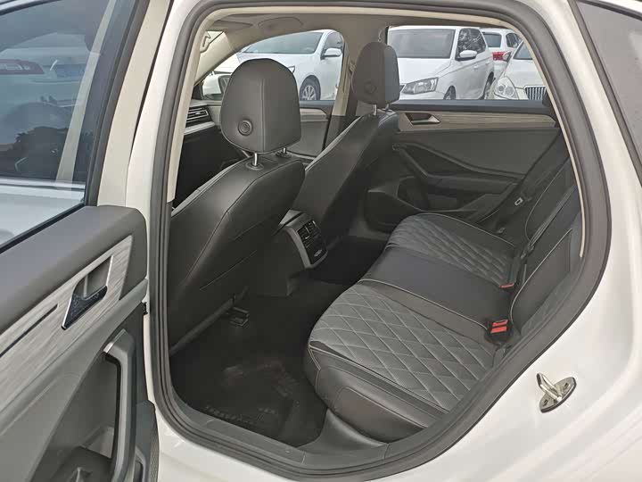 Фото 6 - Volkswagen Sagitar L