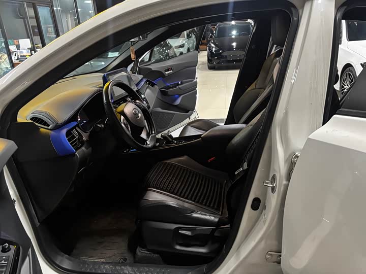 Фото 4 - Toyota Izoa EV