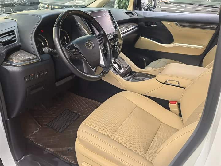 Фото 15 - Toyota Vellfire