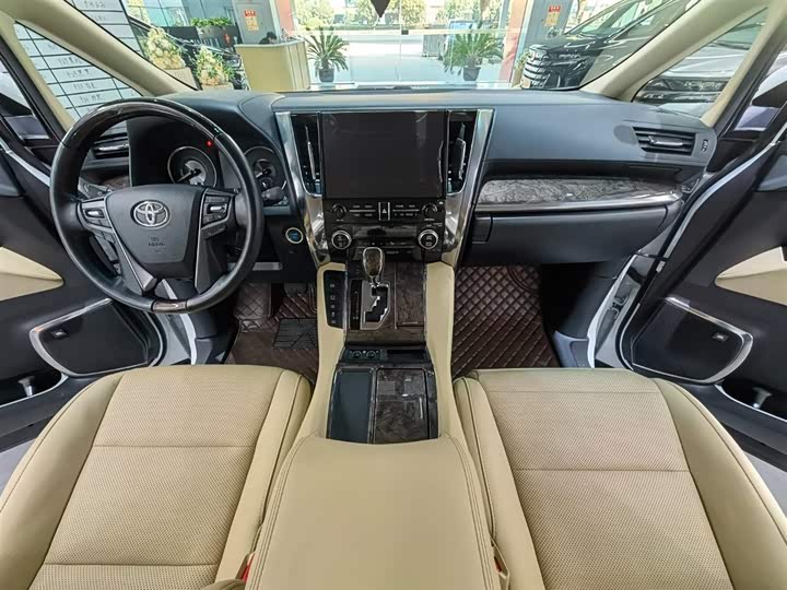 Фото 9 - Toyota Vellfire