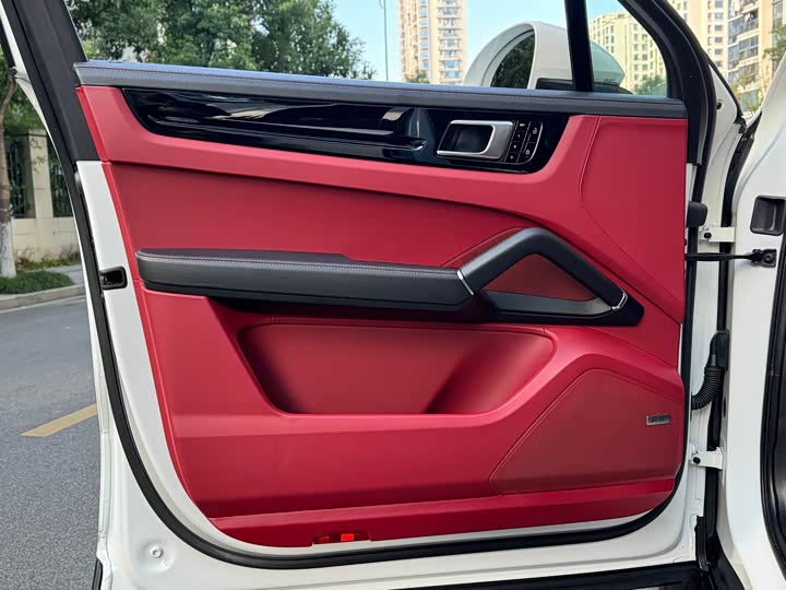 Фото 15 - Porsche Cayenne