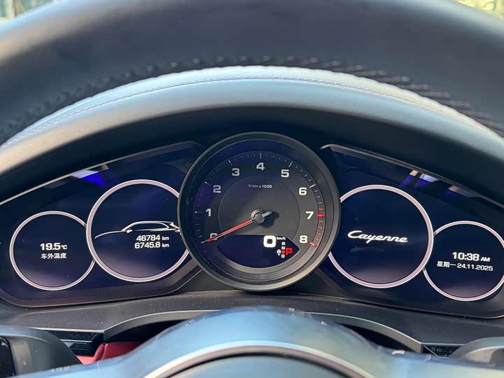 Фото 16 - Porsche Cayenne