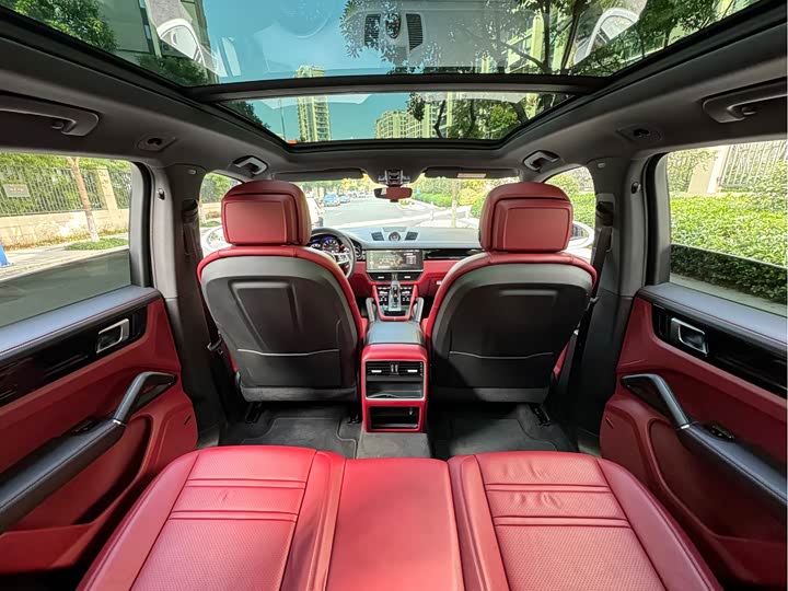 Фото 9 - Porsche Cayenne