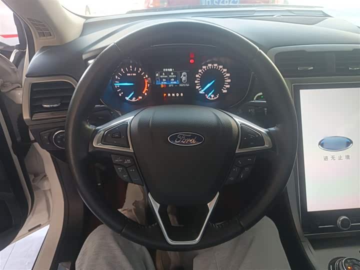 Фото 11 - Ford Mondeo