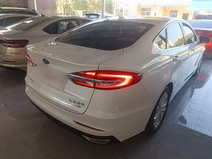 Фото 7 - Ford Mondeo