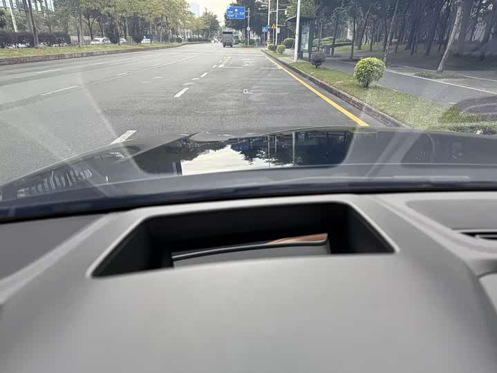 Фото 12 - Audi Q8