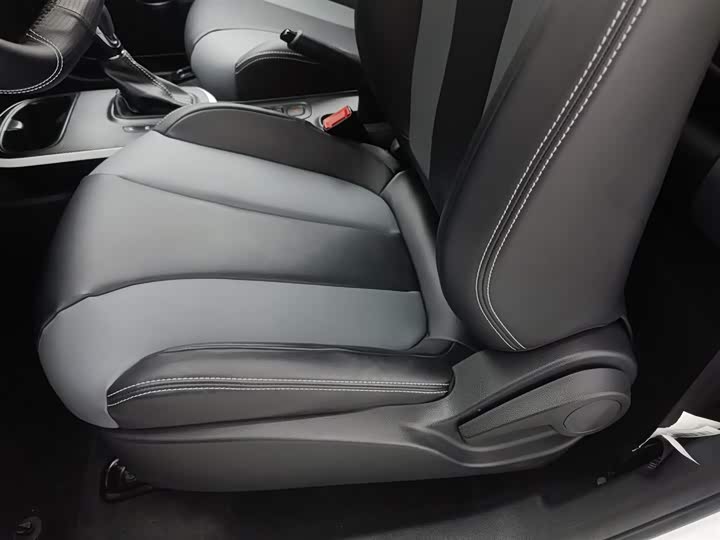 Фото 20 - Roewe Clever