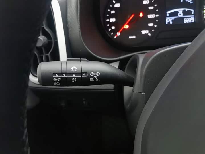 Фото 21 - Roewe Clever