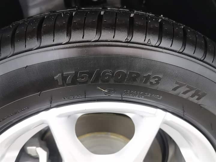 Фото 24 - Roewe Clever