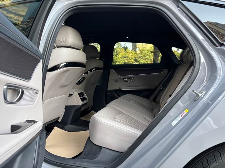 Фото 10 - BYD Han