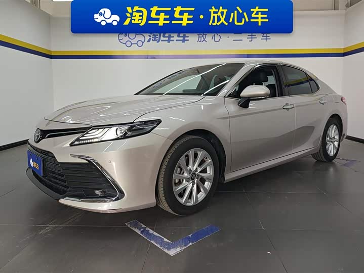 Фото 1 - Toyota Camry