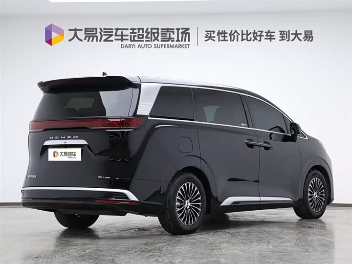 Фото 3 - Denza D9