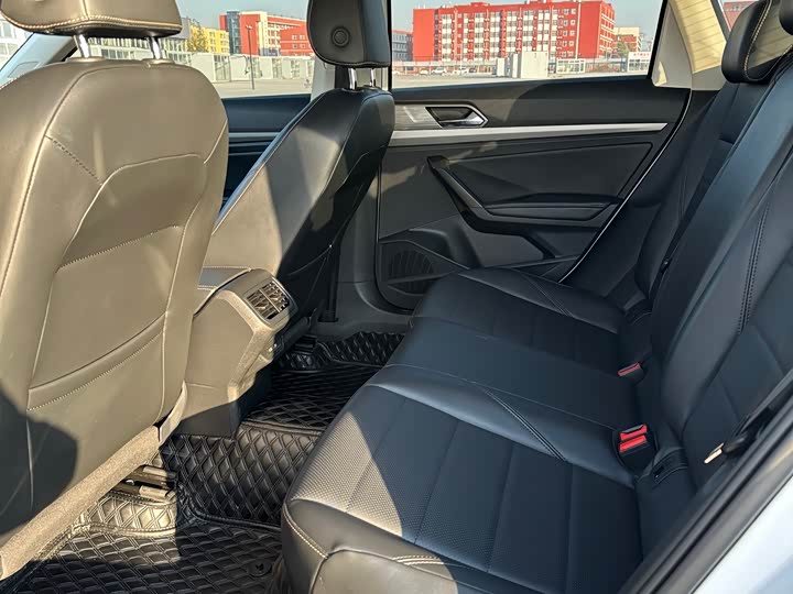 Фото 6 - Volkswagen Lavida