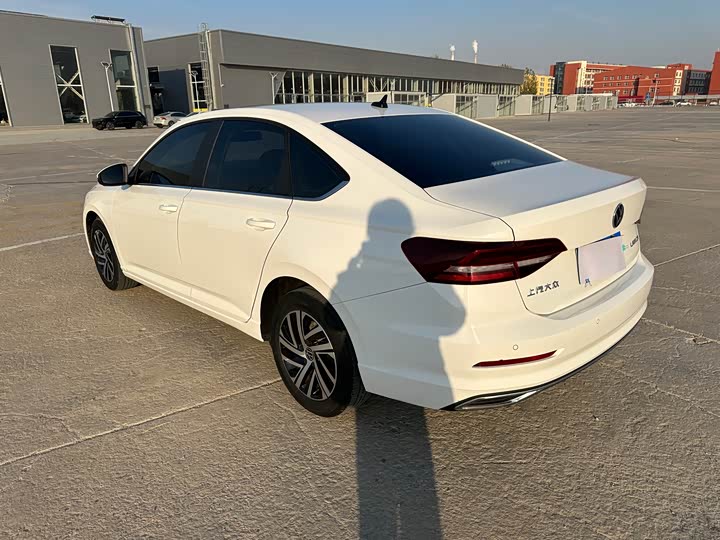 Фото 7 - Volkswagen Lavida