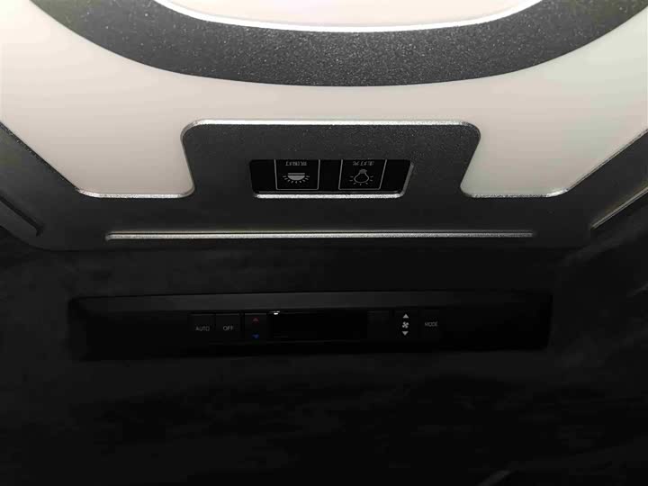 Фото 12 - Toyota Sienna