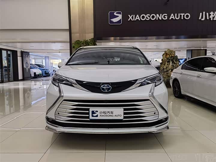 Фото 2 - Toyota Sienna